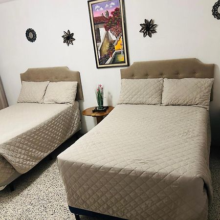 Hostal Los Volcanes Ciudad Guatemala Eksteriør billede