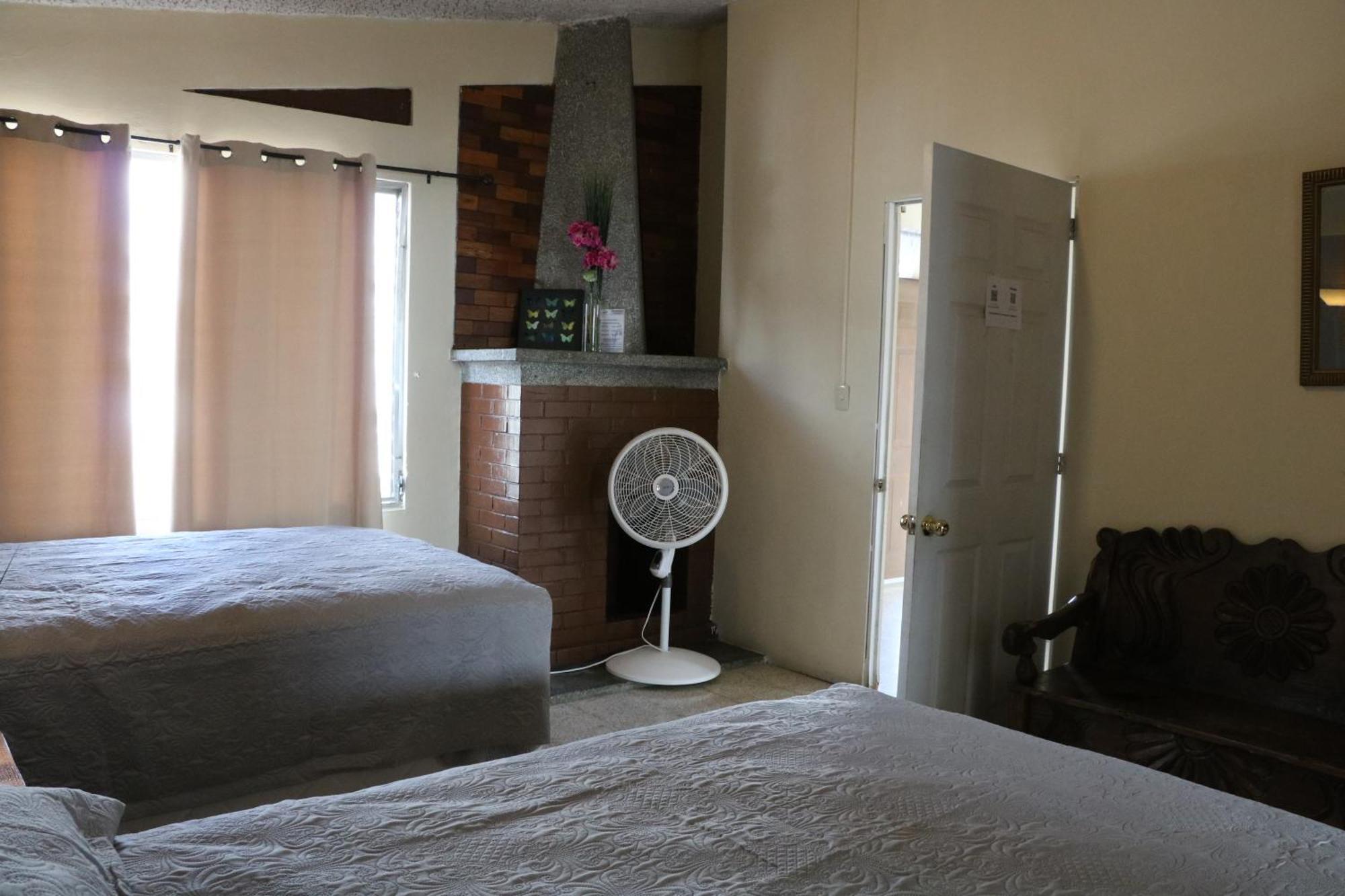 Hostal Los Volcanes Ciudad Guatemala Eksteriør billede