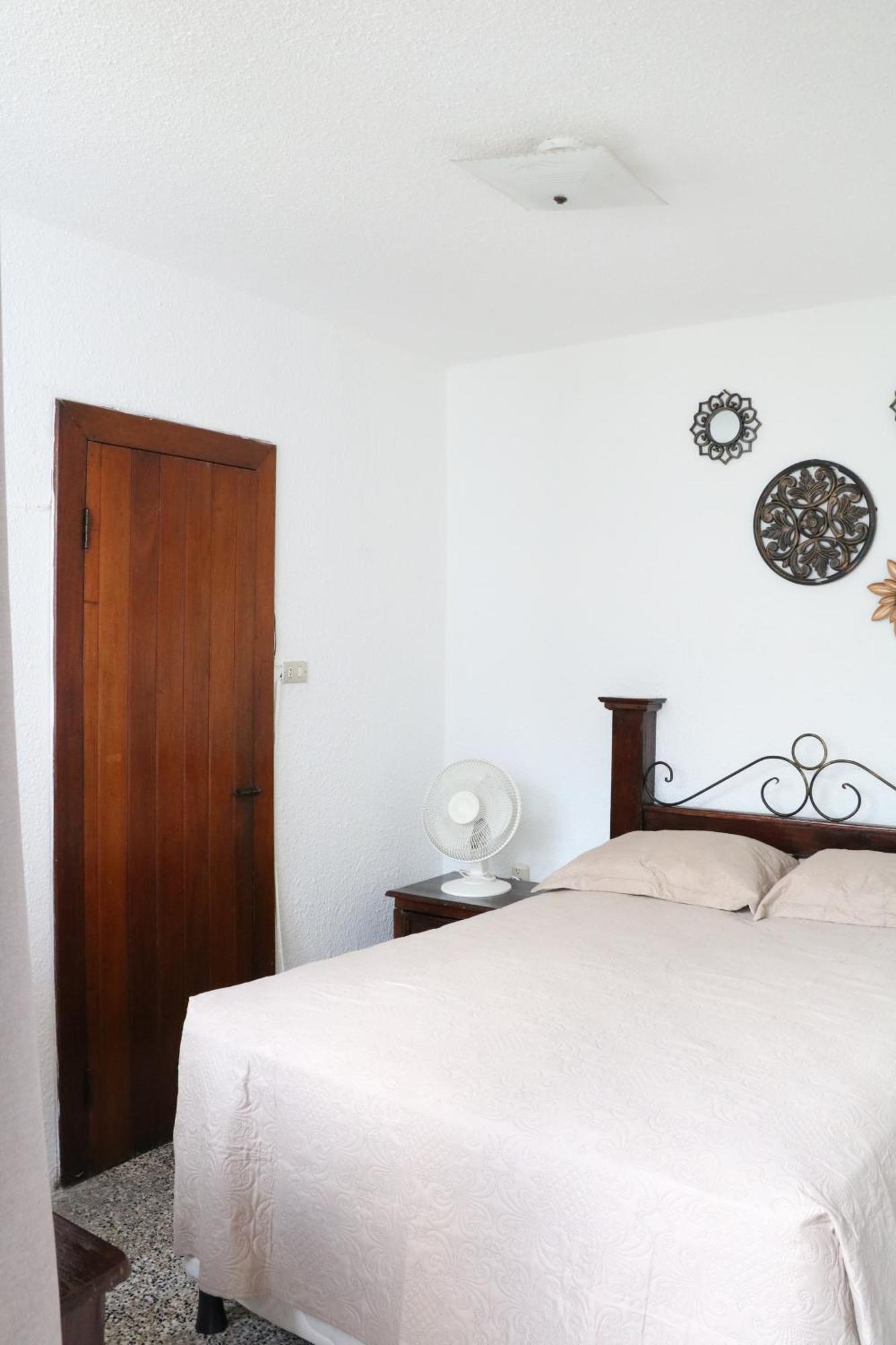 Hostal Los Volcanes Ciudad Guatemala Eksteriør billede